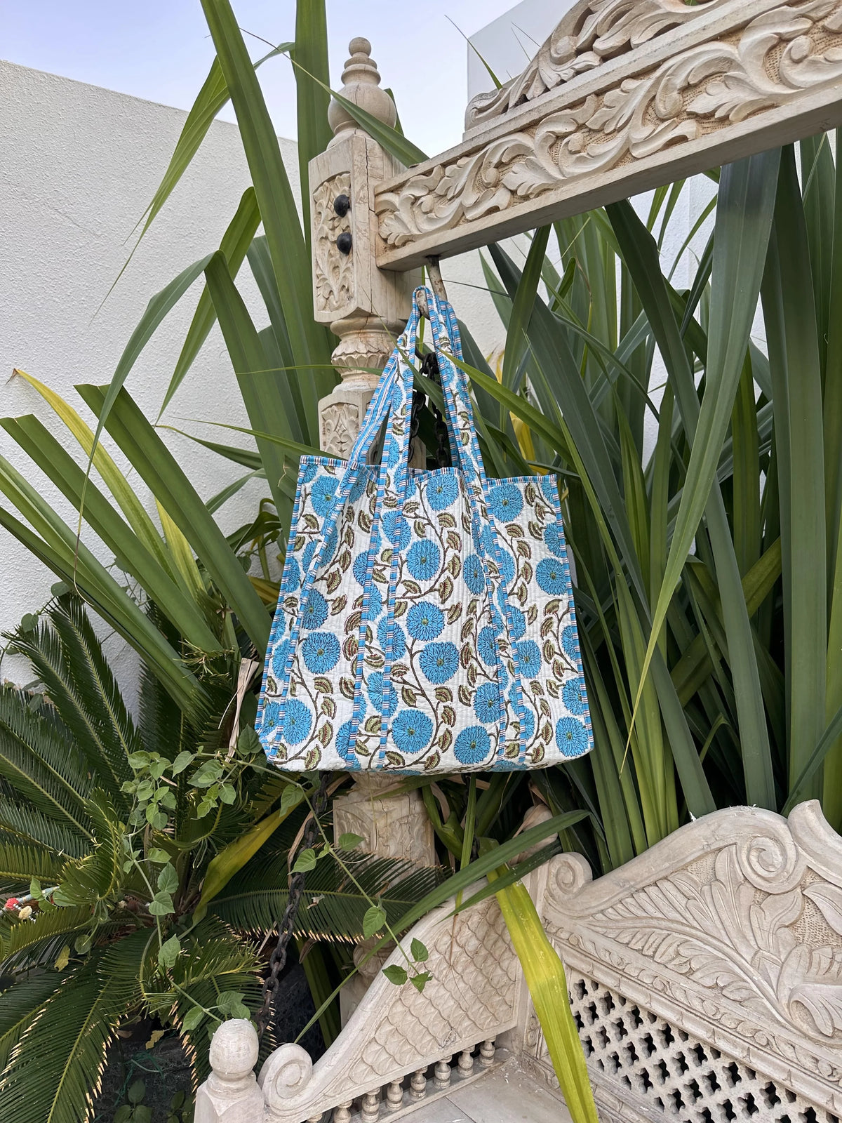 BLOSSOM QUILTED TOTE BAG