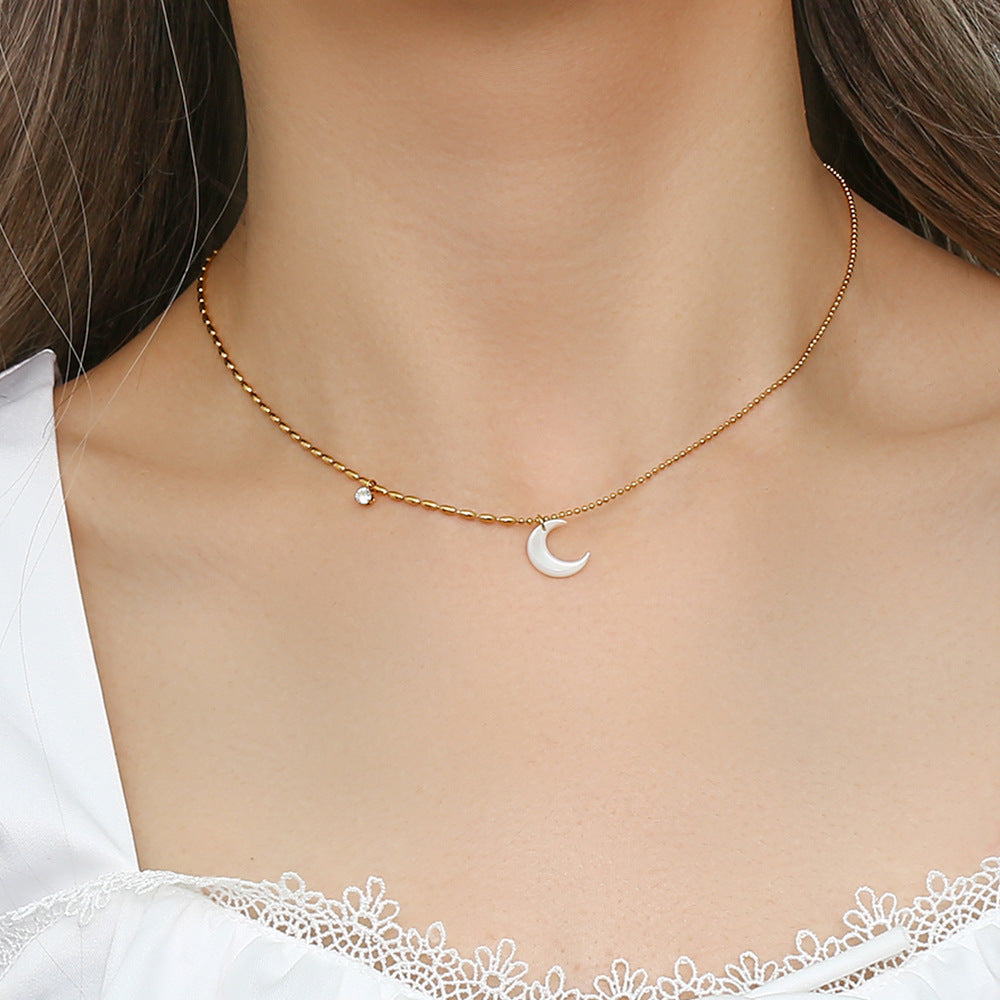 CRESENT MOON NECKLACE