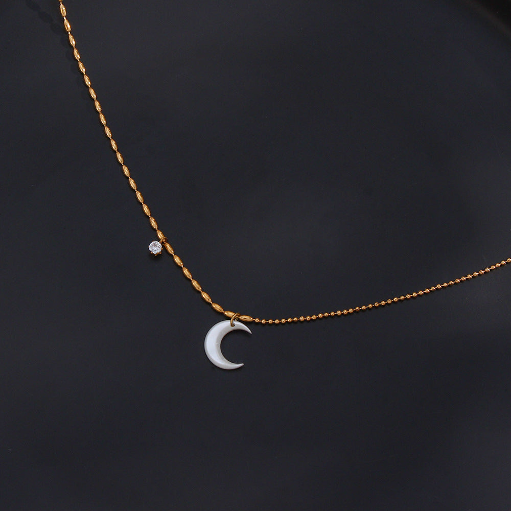 CRESENT MOON NECKLACE